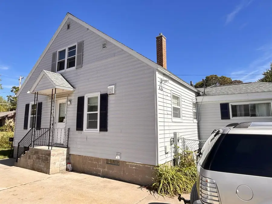 3009 HALL AVENUE, Marinette, WI 54143 - #2