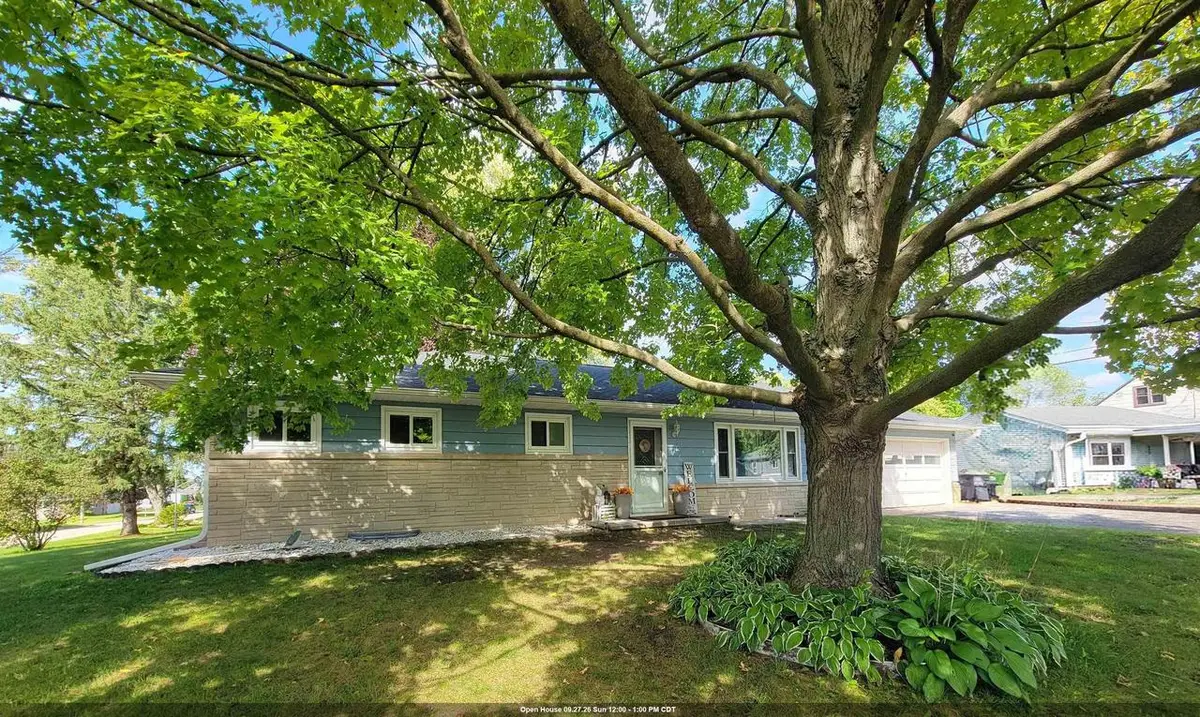 215 W CAMERON STREET, New London, WI 54961 - #1