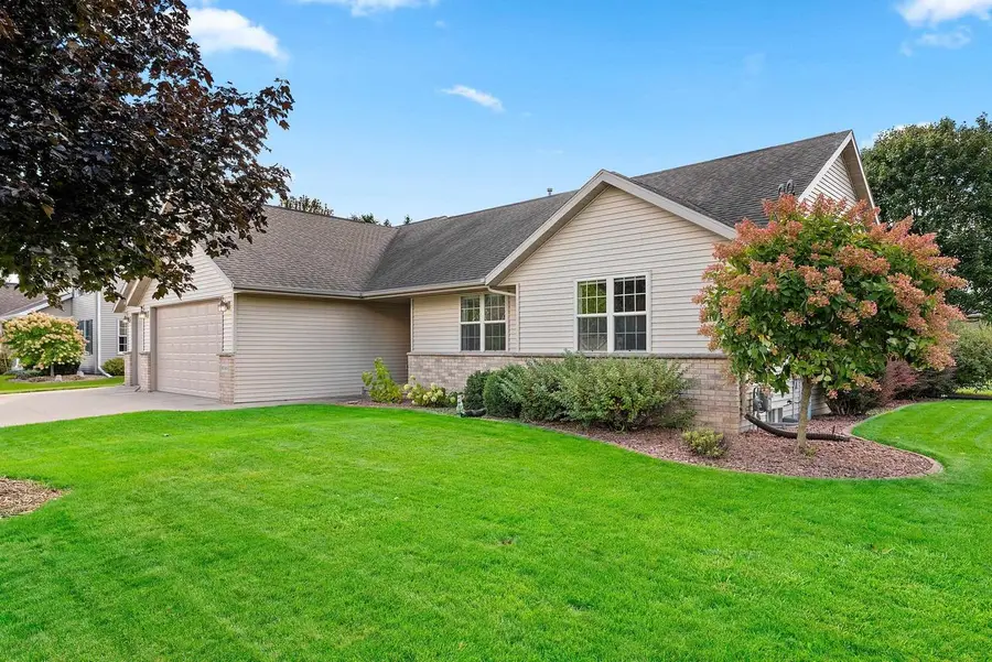 W5985 SWEET WILLIAM DRIVE, Appleton, WI 54915 - #2