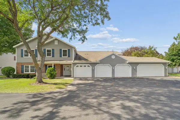 2553 VILLAGE LANE  #B, Oshkosh, WI 54904