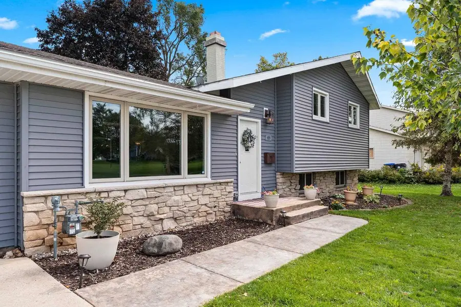 654 CEDAR STREET, Neenah, WI 54956 - #2