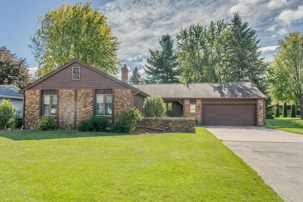 2317 W APPLEGATE DRIVE, Appleton, WI 54914 - #1