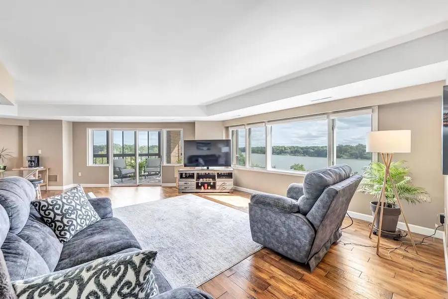 2130 LOST DAUPHIN ROAD  #4N, De Pere, WI 54115 - #3