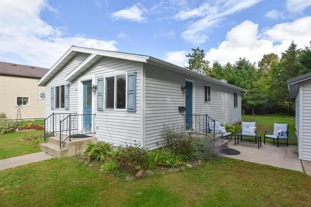 320 W POPLAR STREET, Plainfield, WI 54966 - #1