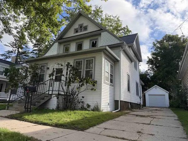 176 N PEARL STREET, Berlin, WI 54923