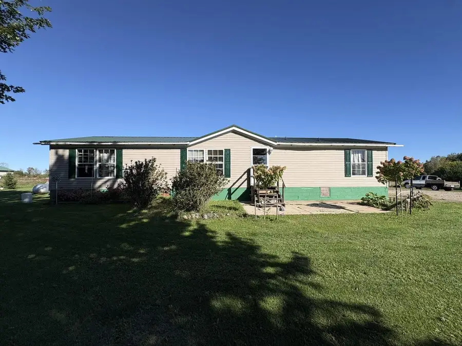 5948 COUNTY ROAD J, Oconto, WI 54153 - #2