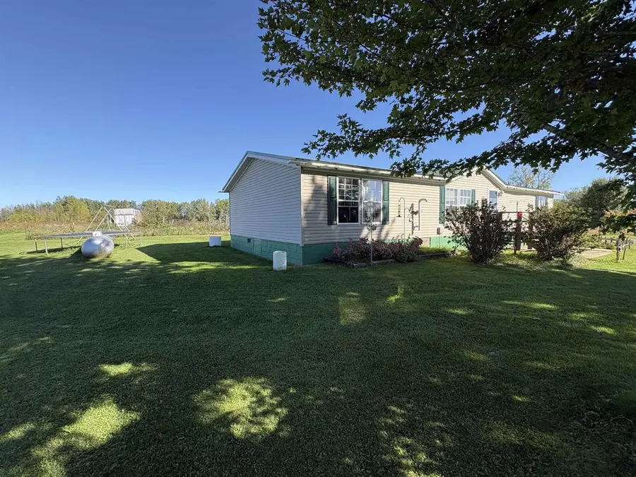 5948 COUNTY ROAD J, Oconto, WI 54153 - #3