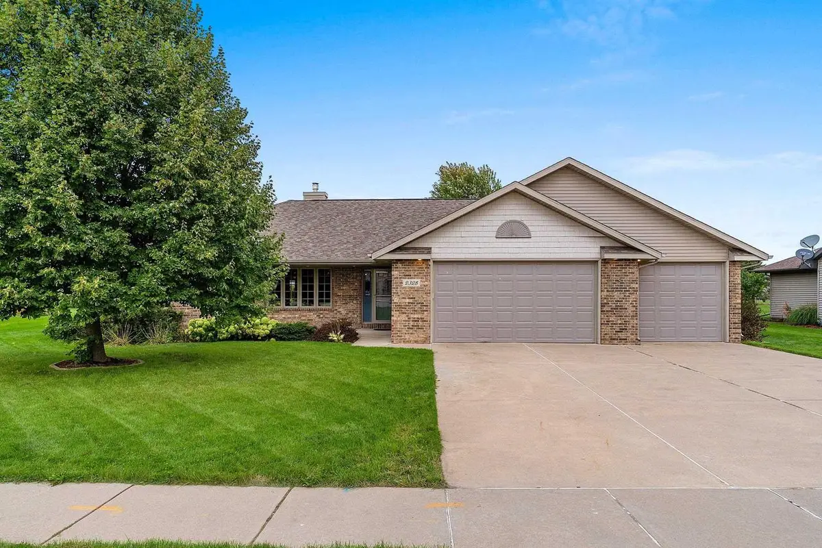 2328 LOST DAUPHIN ROAD, De Pere, WI 54115 - #1