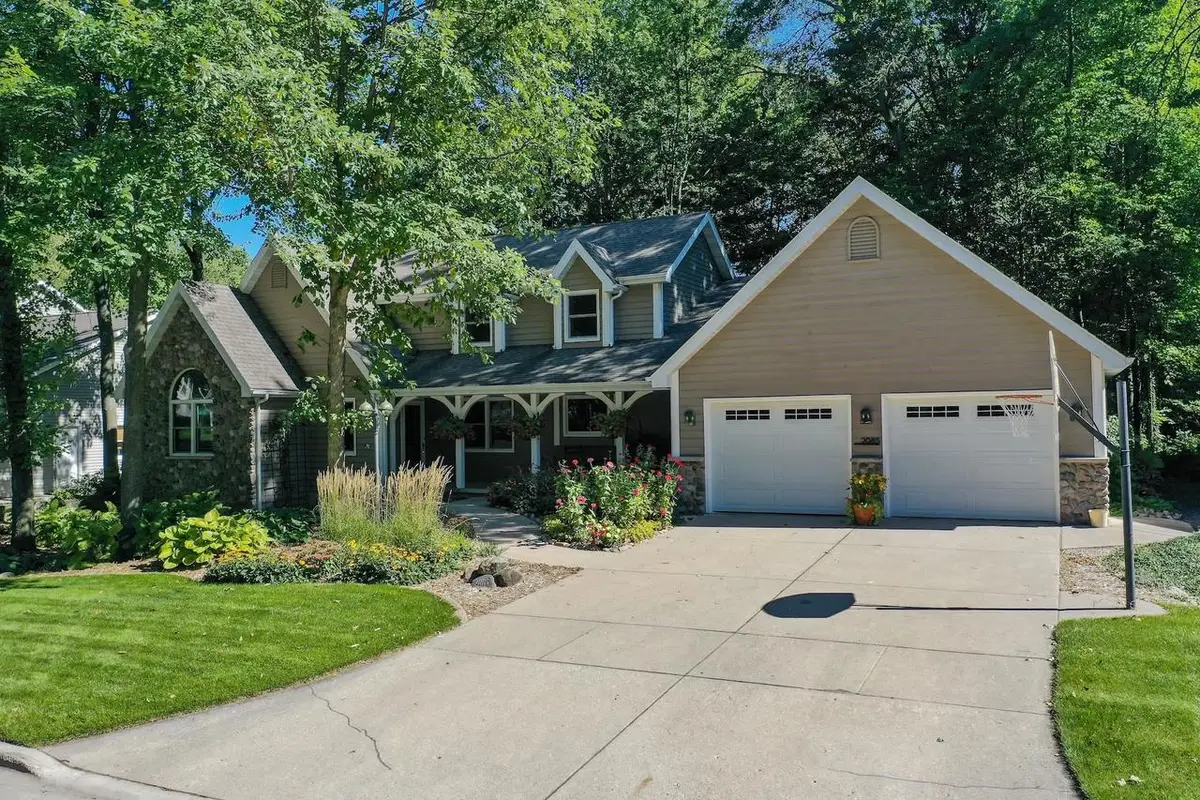 2085 CRESTWOOD SPRINGS DRIVE, Green Bay, WI 54304 - #1
