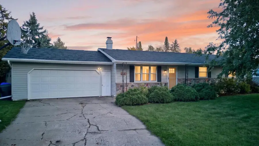 2516 N SUMMIT STREET, Appleton, WI 54914 - #3