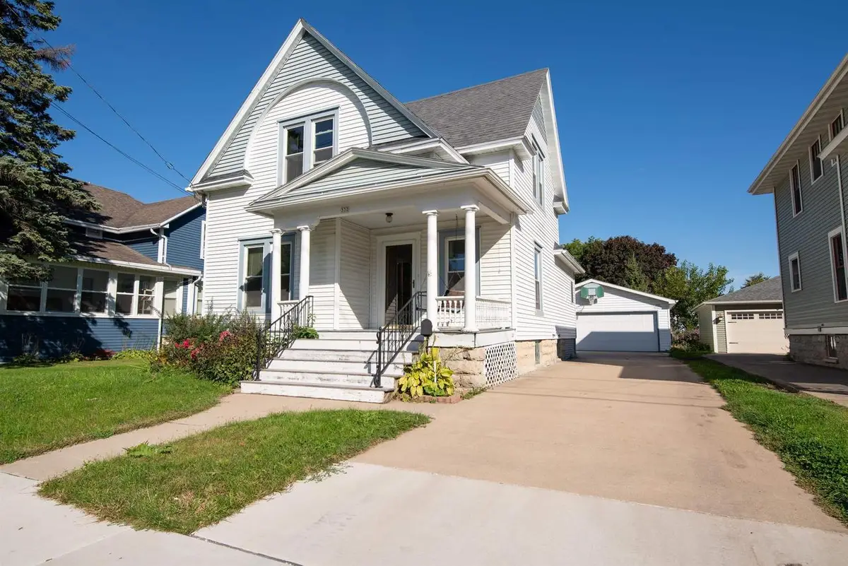 332 W 15TH AVENUE, Oshkosh, WI 54902 - #1