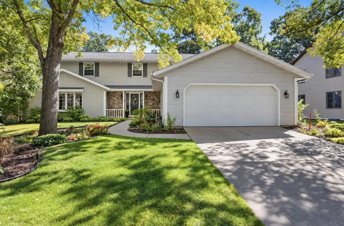 425 E FOX RUN CIRCLE, Green Bay, WI 54311 - #1