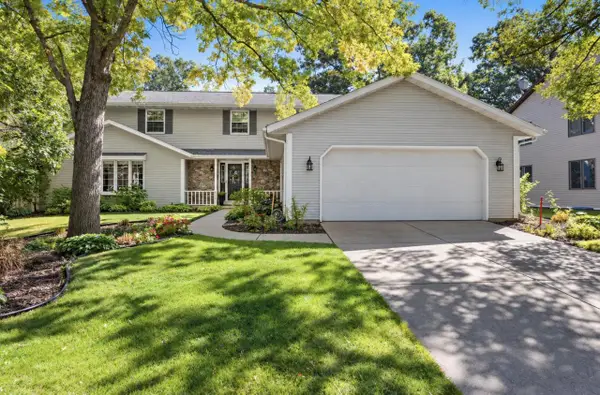 425 E FOX RUN CIRCLE, Green Bay, WI 54311