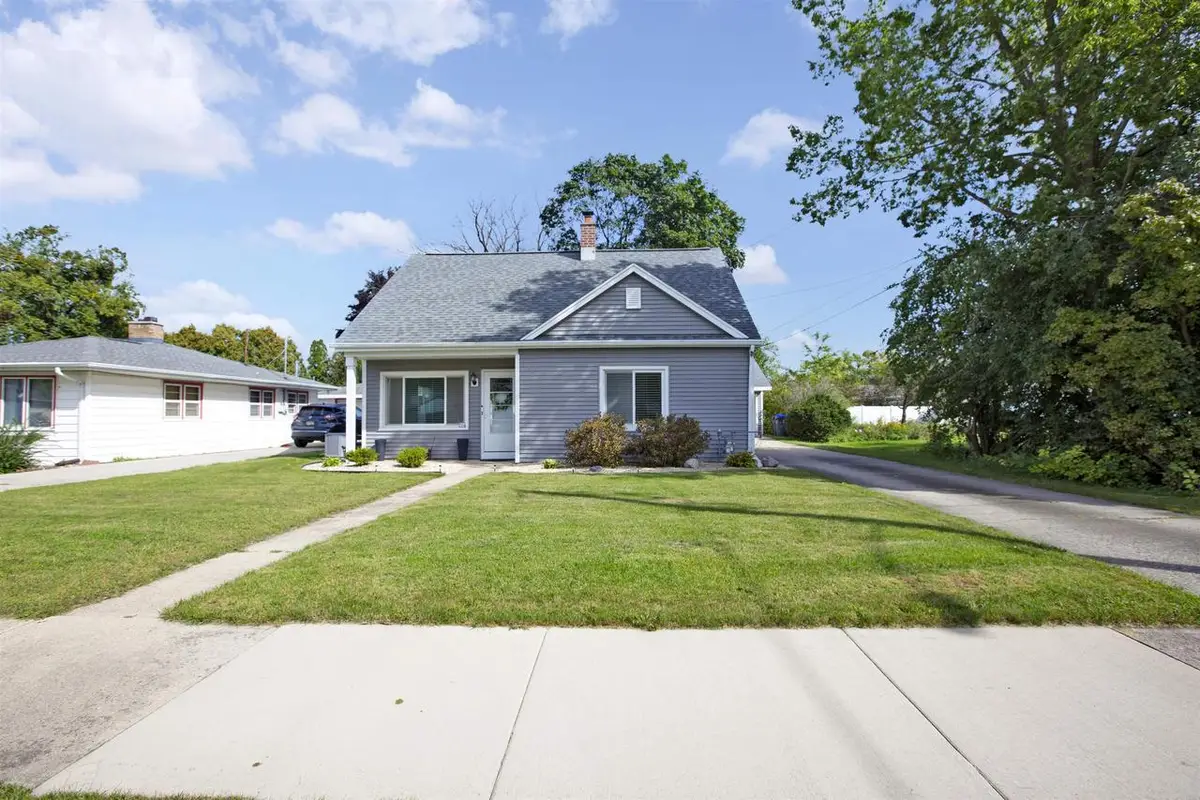 724 MITCHELL STREET, Neenah, WI 54956 - #1