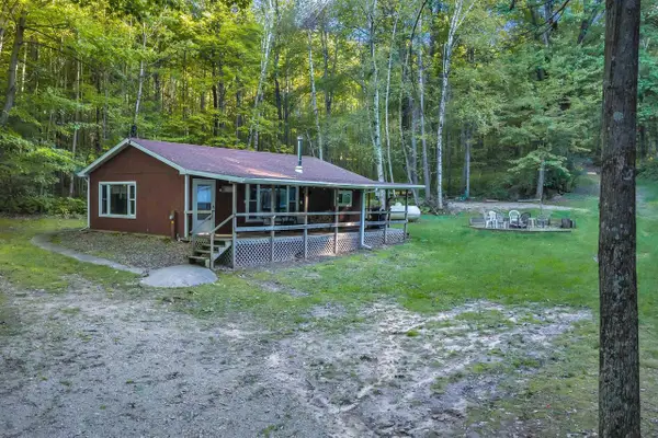 E559 INDIAN VALLEY ROAD, Waupaca, WI 54981