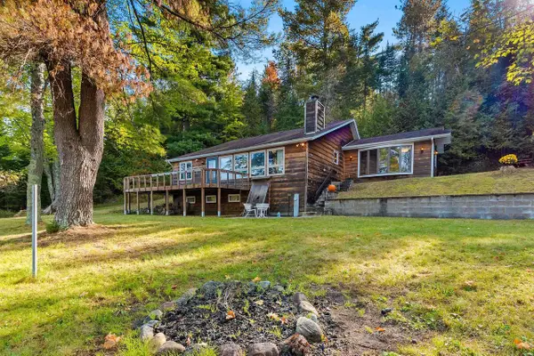 15618 UPPER ISLAND LAKE LANE, Mountain, WI 54149