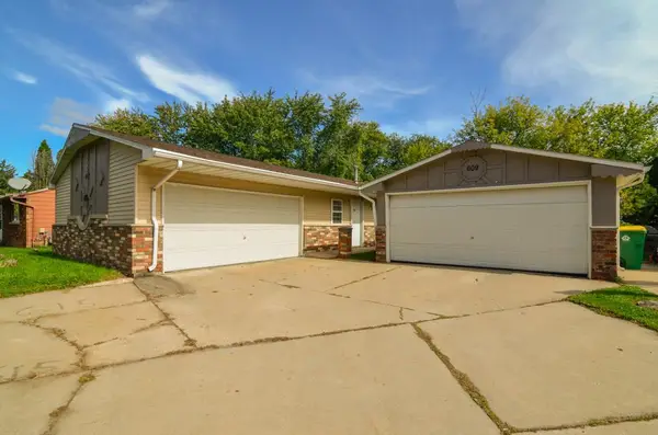 607 VICTORIA COURT, Green Bay, WI 54311