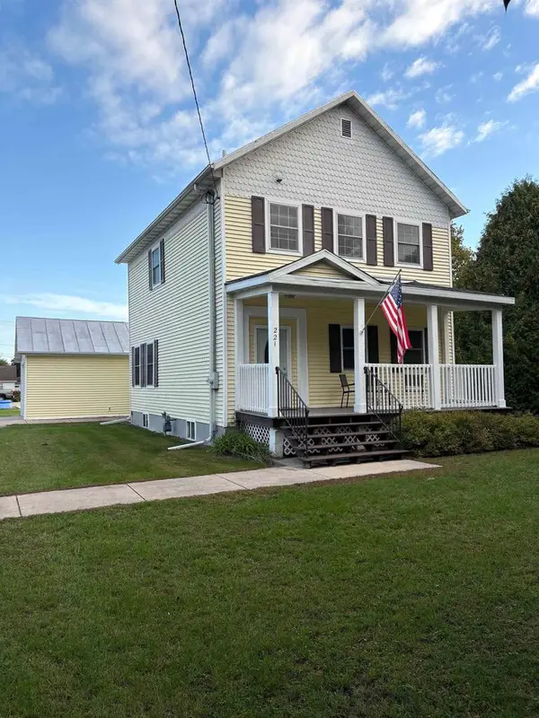 221 BRIDGE STREET, Oconto, WI 54153