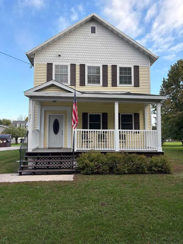 221 BRIDGE STREET, Oconto, WI 54153 - #3