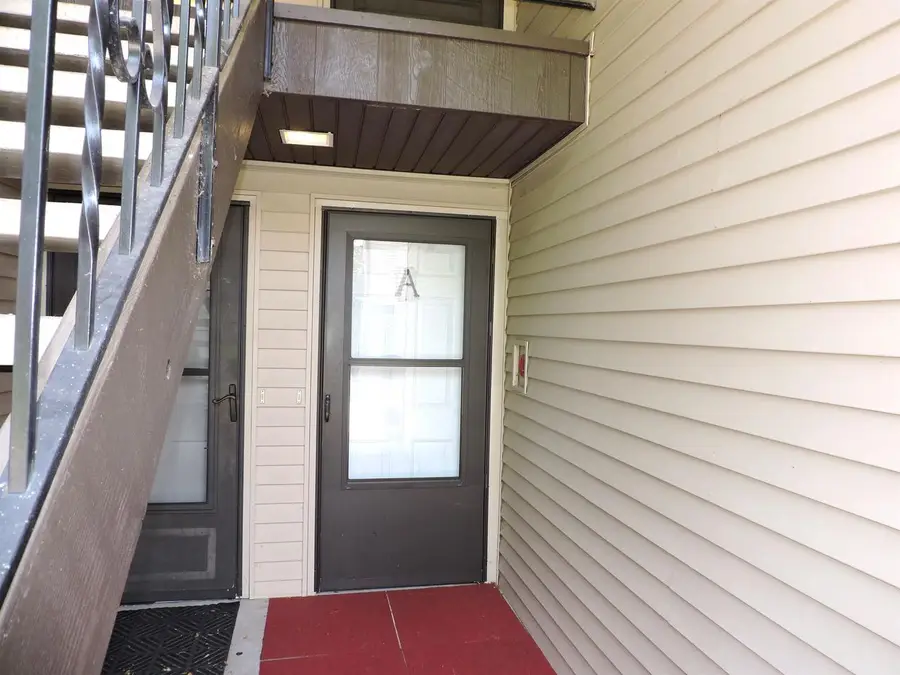 1735 MARICOPA DRIVE, Oshkosh, WI 54904 - #2
