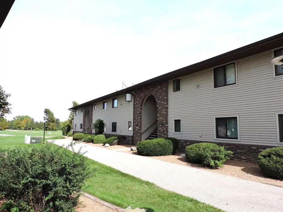 1735 MARICOPA DRIVE, Oshkosh, WI 54904 - #3