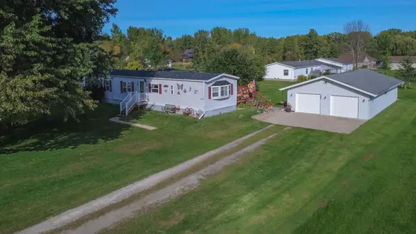 886 LILLY ROAD, Little Suamico, WI 54141