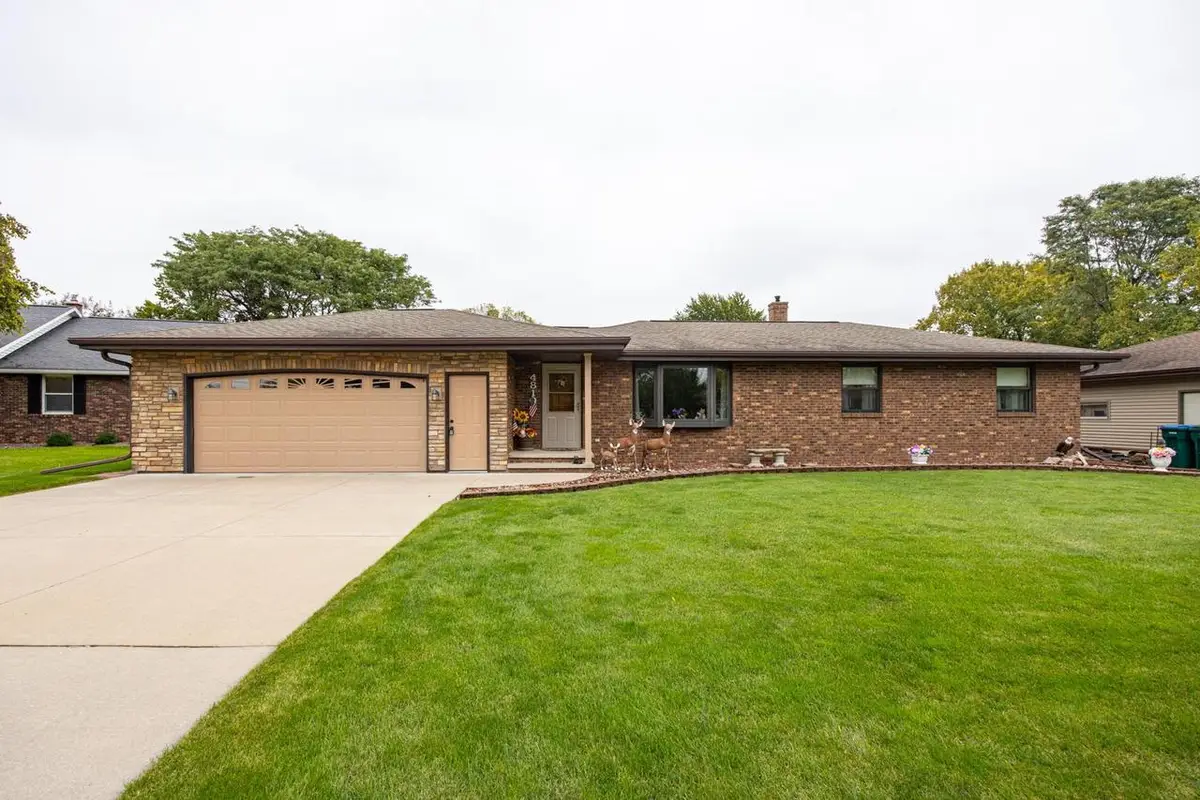 4810 W WILDFLOWER LANE, Appleton, WI 54914 - #1
