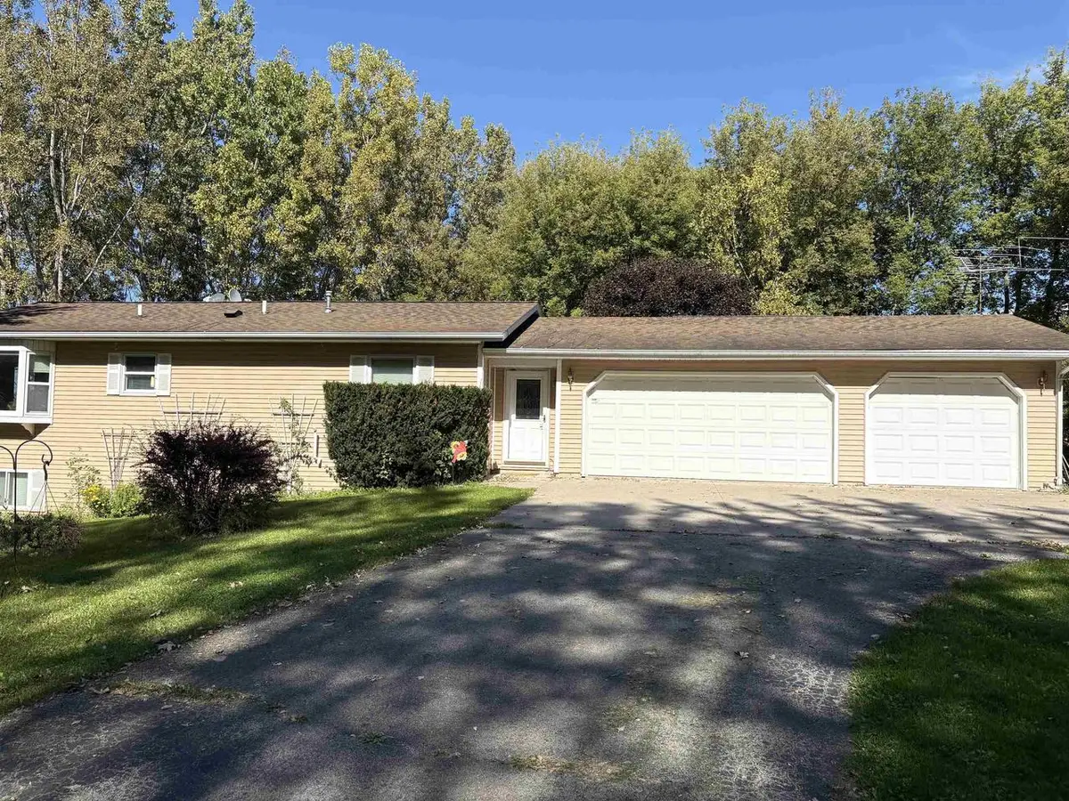 3956 COUNTY RD G, Oshkosh, WI 54904 - #1