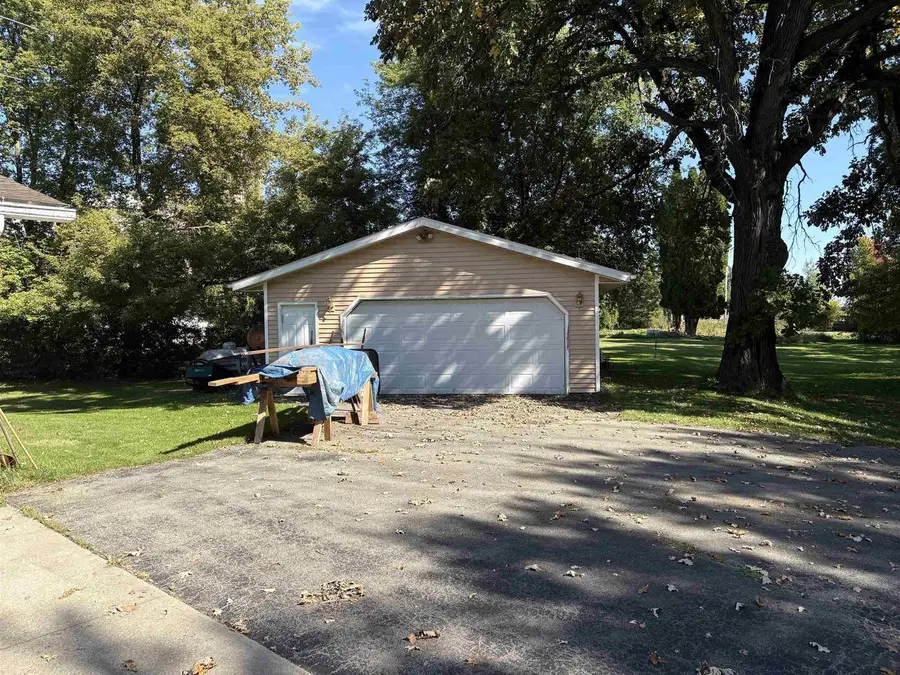 3956 COUNTY RD G, Oshkosh, WI 54904 - #3