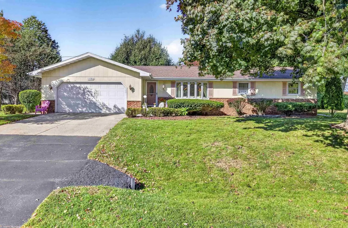 1596 OAKRIDGE COURT, Menasha, WI 54952 - #1