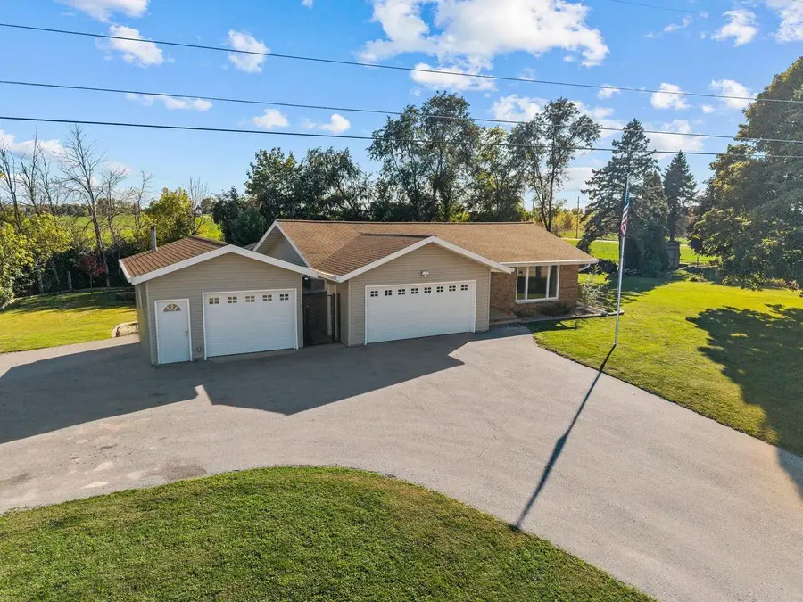 W1073 COUNTY RD JJ, Kaukauna, WI 54130 - #2