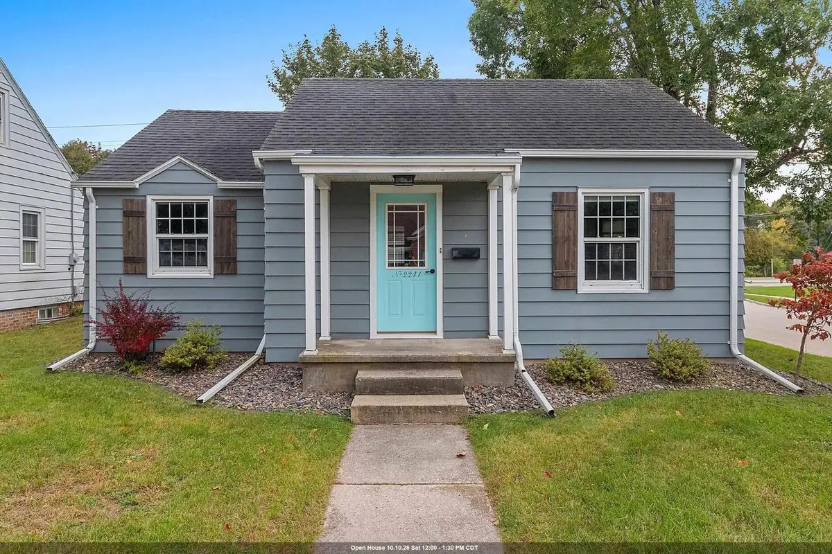 2241 LA FOLLETTE AVENUE, Manitowoc, WI 54220 - #1