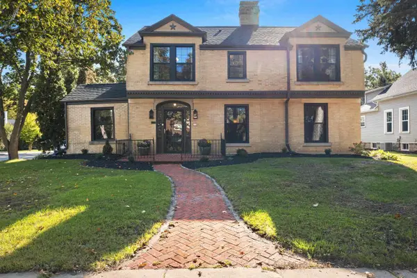 526 N BROADWAY STREET, De Pere, WI 54115