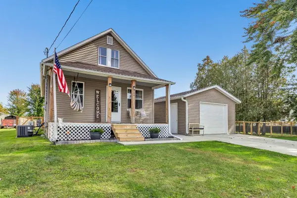 506 PINE STREET, Pulaski, WI 54162