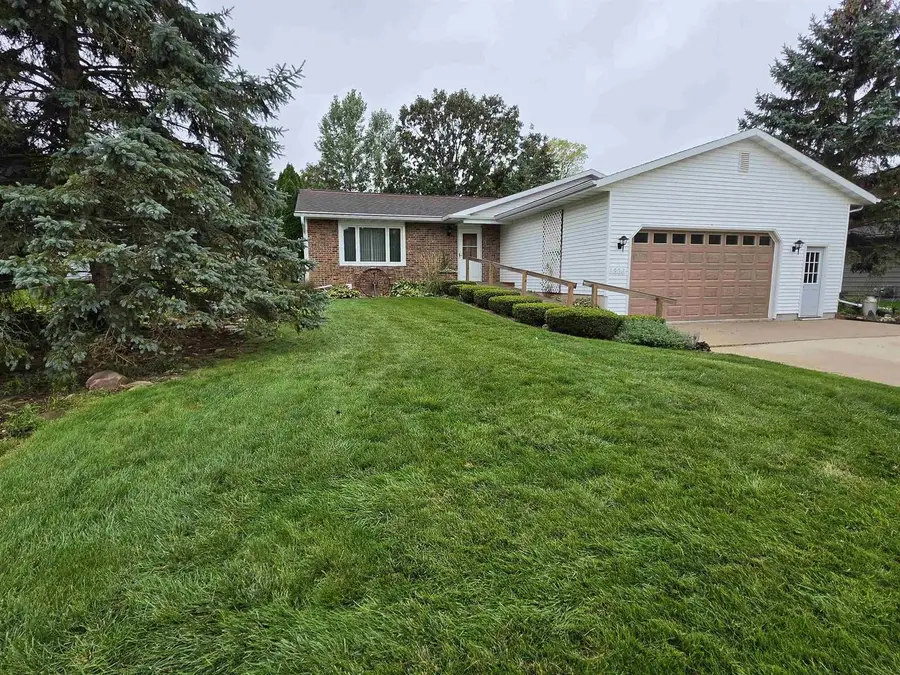 1052 EASTMAN LANE, Fond Du Lac, WI 54935 - #2