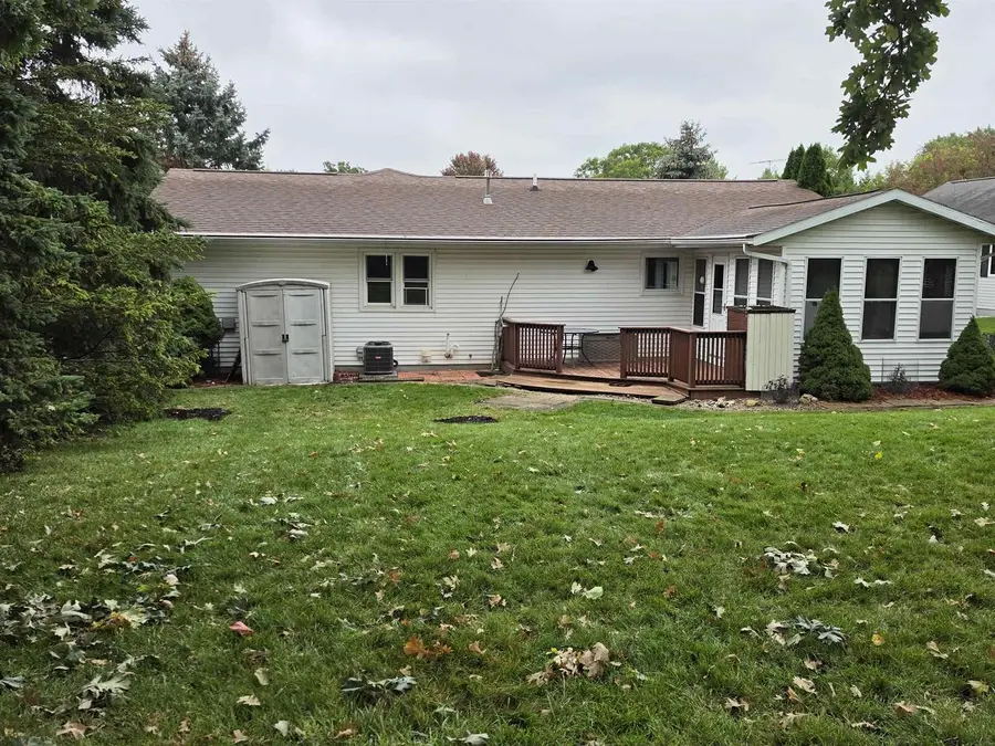 1052 EASTMAN LANE, Fond Du Lac, WI 54935 - #3
