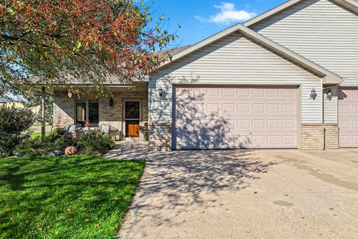 320 E EVERGREEN DRIVE, Kaukauna, WI 54130 - #1
