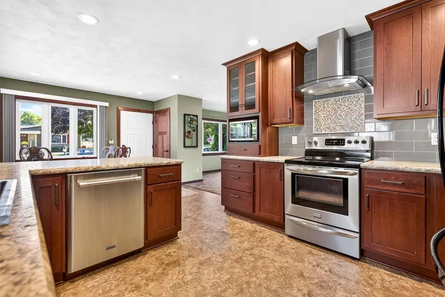 113 E CAMERON STREET, New London, WI 56961 - #2