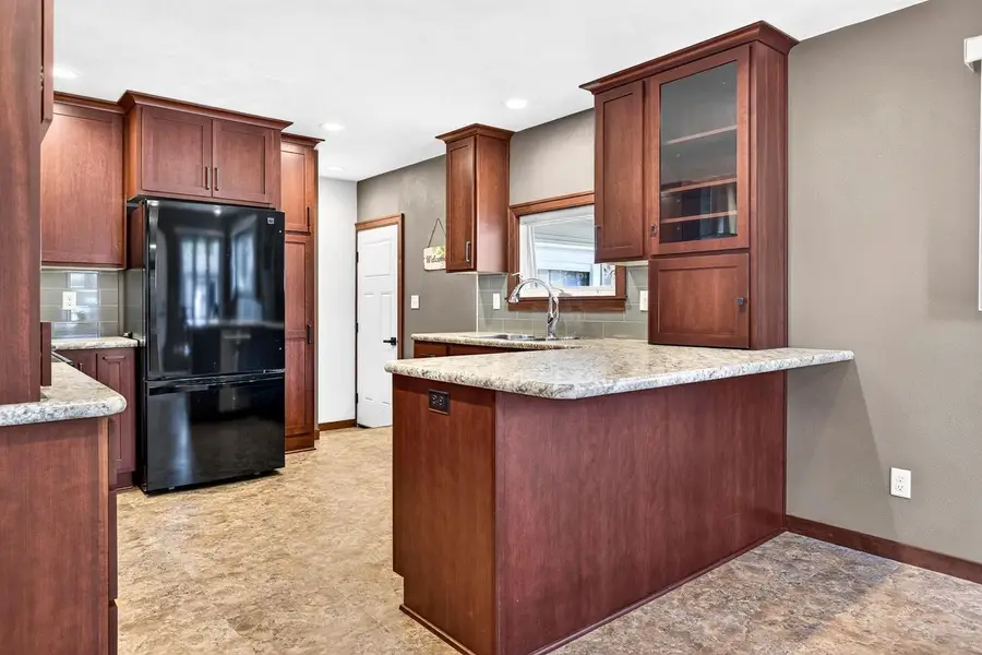 113 E CAMERON STREET, New London, WI 56961 - #3