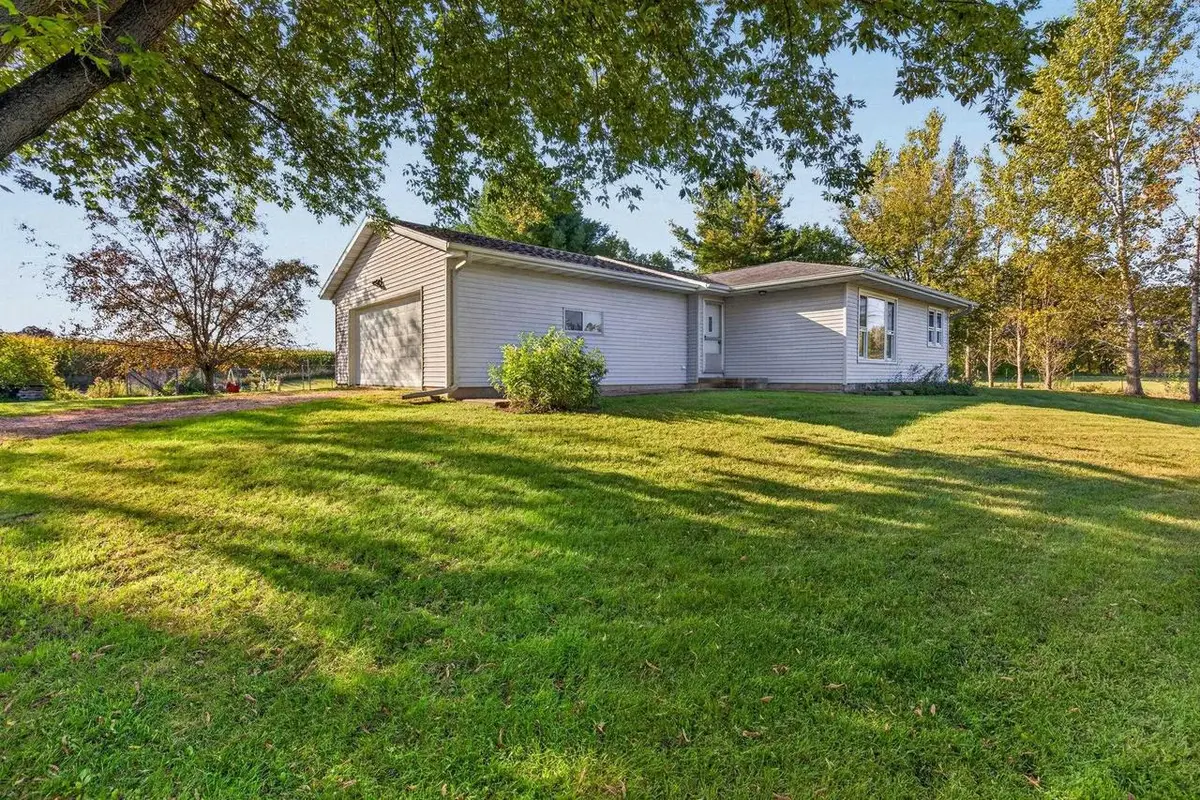 E7943 STATE ROAD 54, New London, WI 54961 - #1