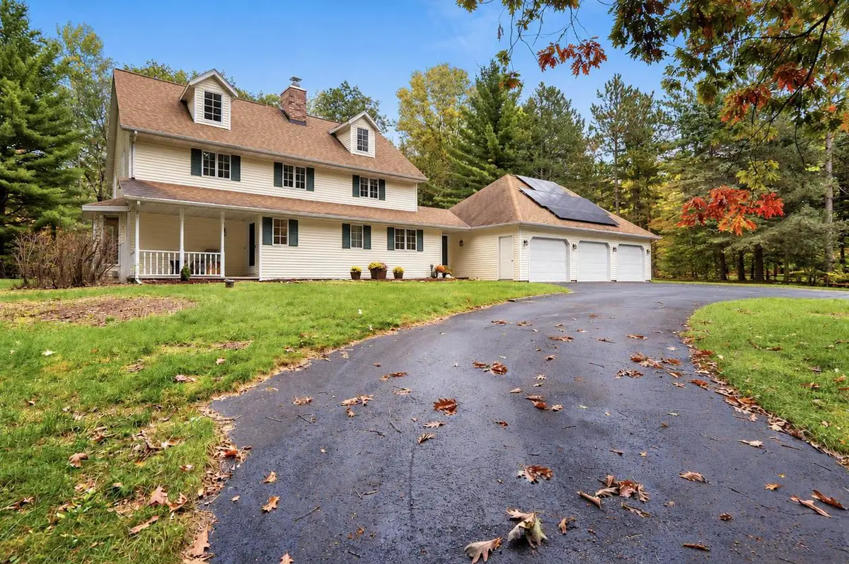 4527 CREEK VALLEY LANE, Oneida, WI 54155 - #1