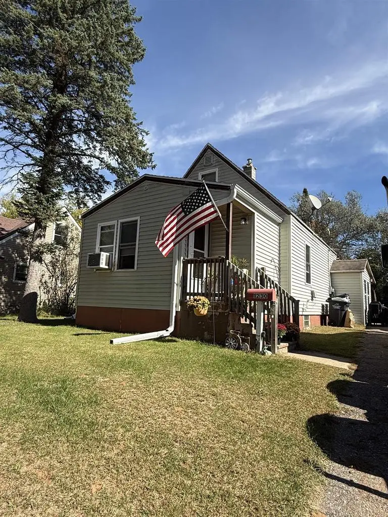 1230 S SMALLEY STREET, Shawano, WI 54166 - #2
