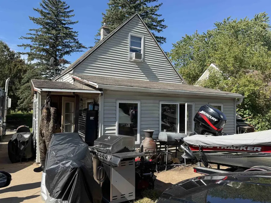 1230 S SMALLEY STREET, Shawano, WI 54166 - #3