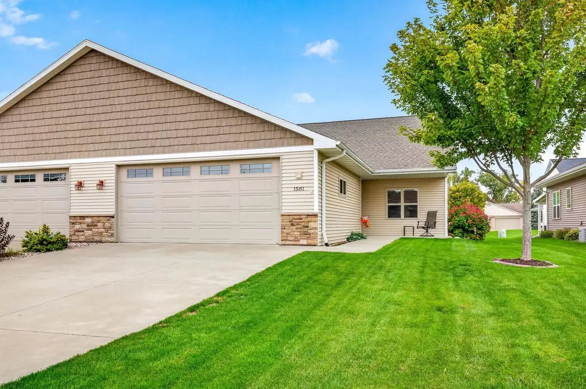 1581 REDWING DRIVE, Neenah, WI 54956 - #1