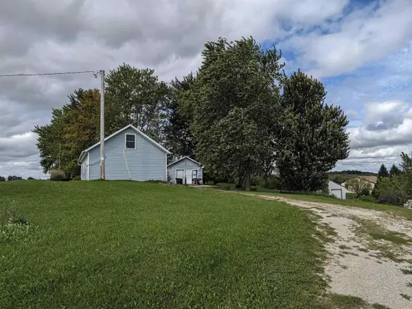 W1372 COUNTY HH, New Holstein, WI 53061