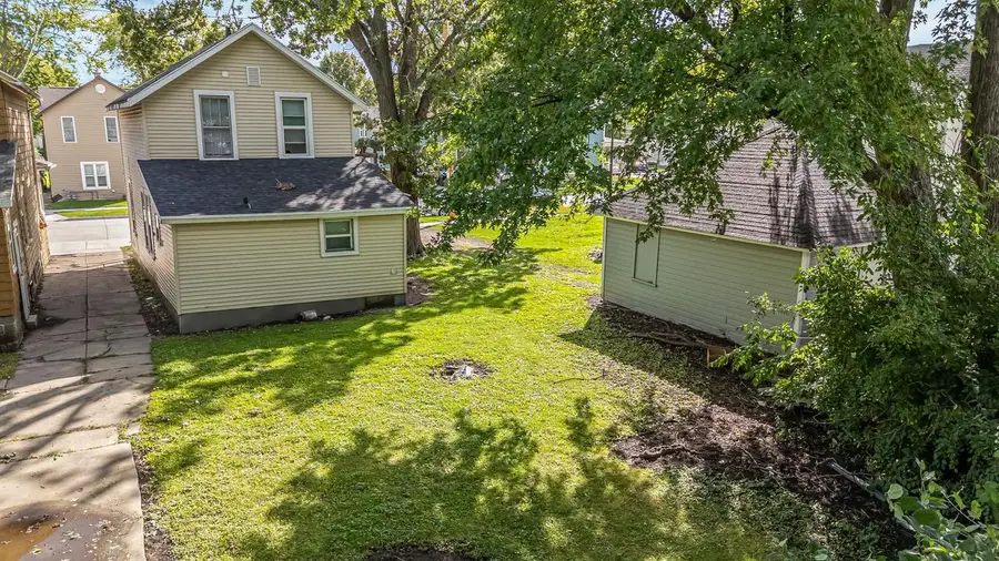 813 CHERRY STREET, Oshkosh, WI 54901 - #2