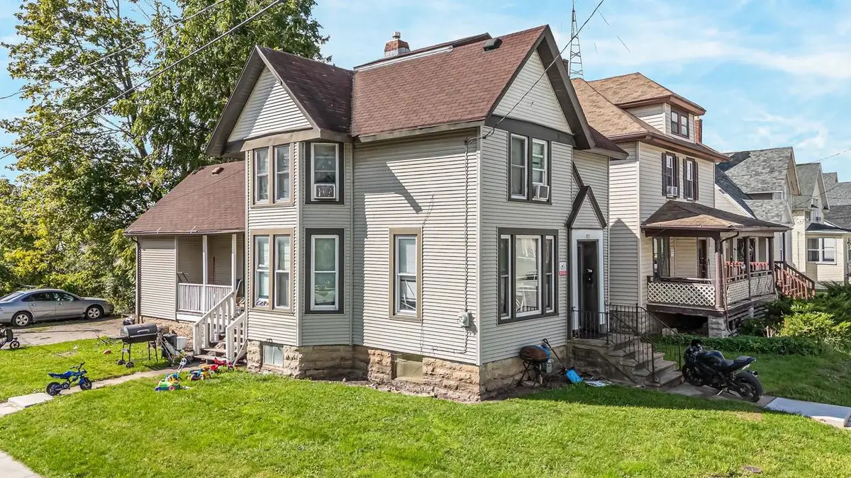 731 SCOTT AVENUE, Oshkosh, WI 54901 - #1