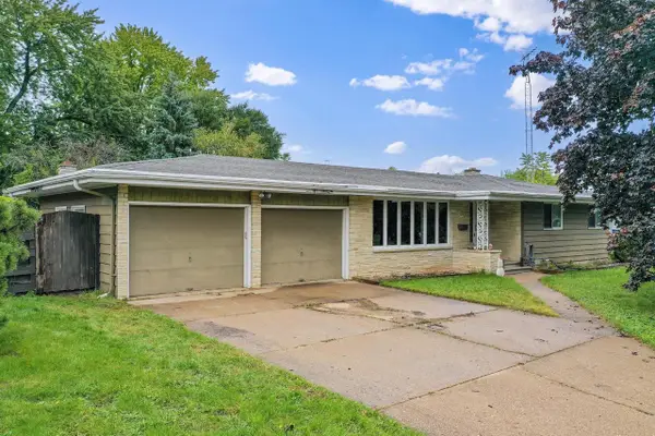 1530 W 7TH AVENUE, Oshkosh, WI 54902