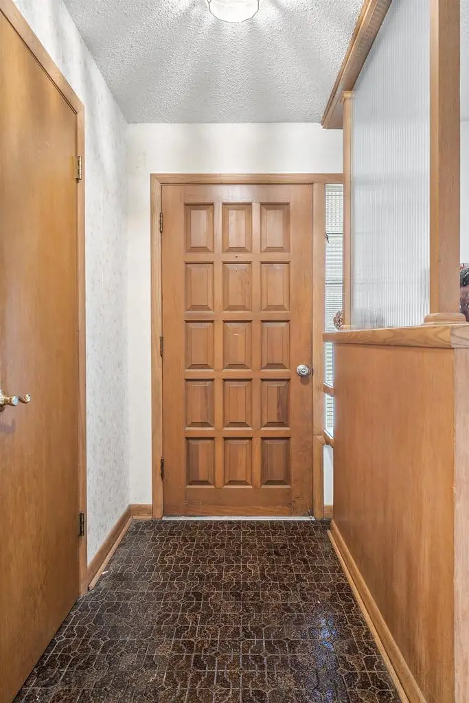 1530 W 7TH AVENUE, Oshkosh, WI 54902 - #2