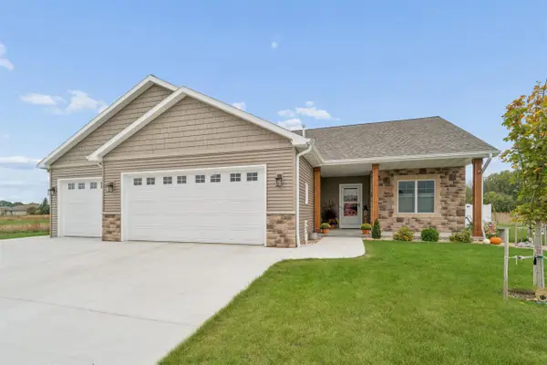462 RUSTIC RIDGE DRIVE, Brillion, WI 54110